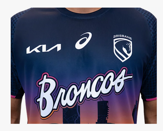 Asics - Brisbane Bronco's - Rep Run Out Tee 2026 - Men's